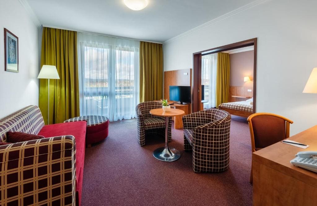 Junior Suite with Balcony and Air-conditioning room - Image 1