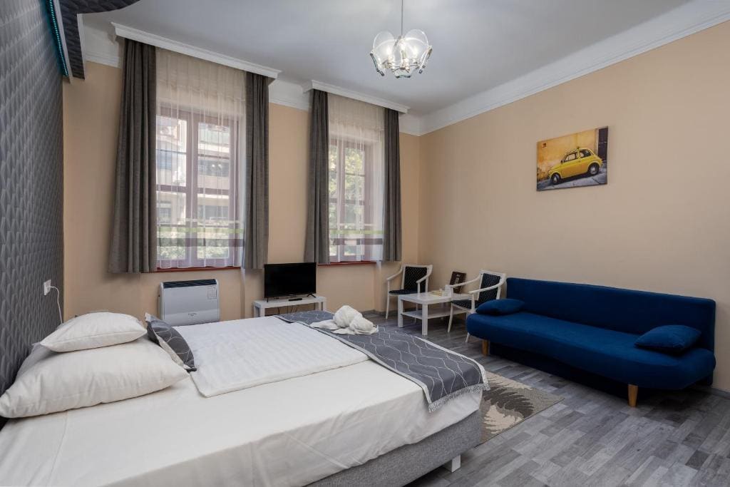 One-Bedroom Apartment room - Image 3