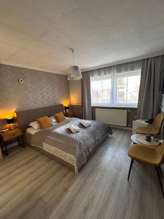 Deluxe Double Room with Bath room - Image 2