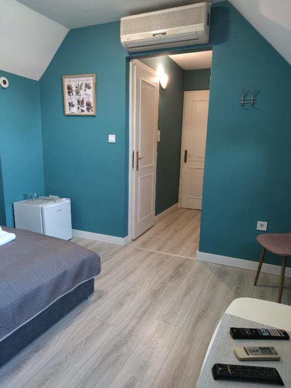 Standard Queen Room room - Image 1