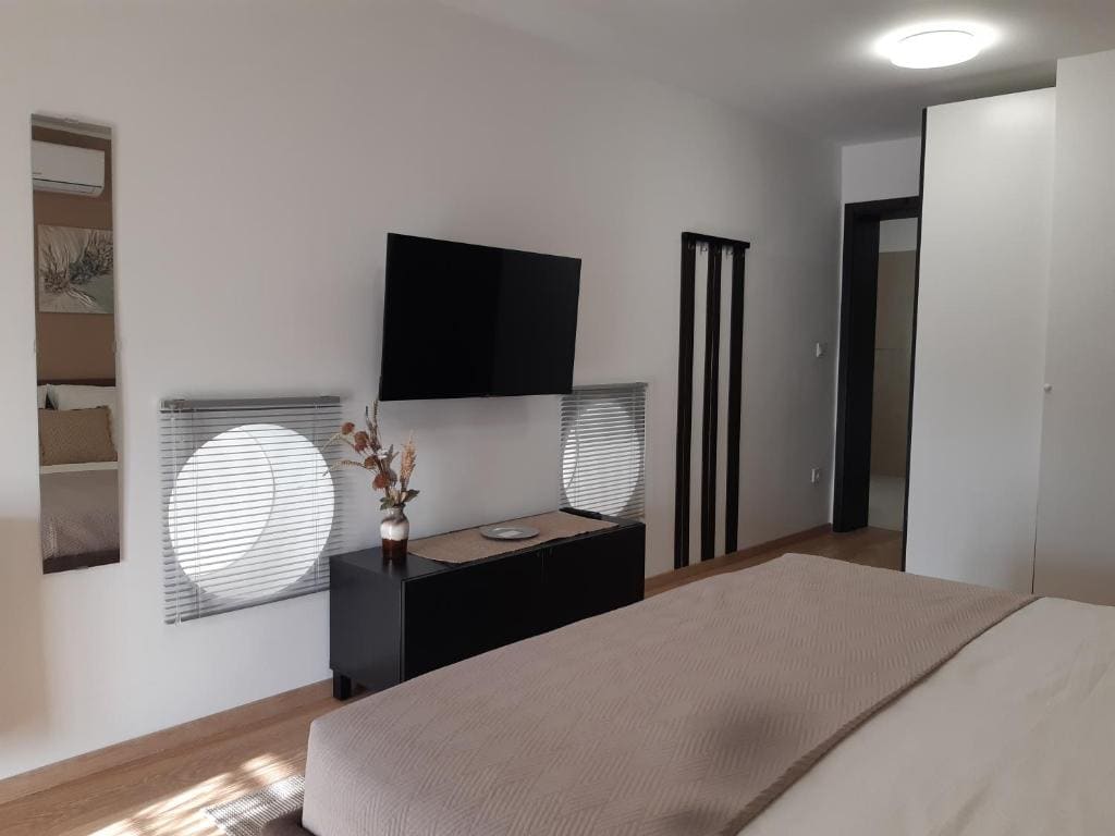 Queen Room with Garden View room - Image 2