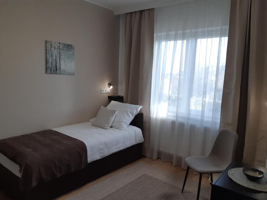Single Room with Private Bathroom room - Image 2