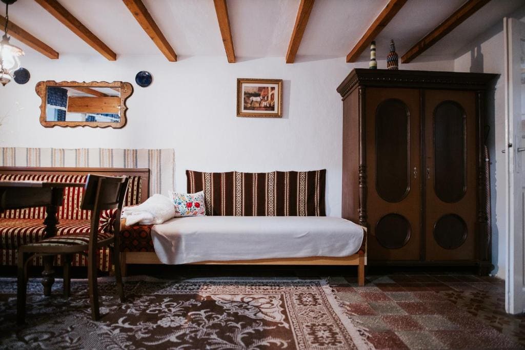 Family Room room - Image 1