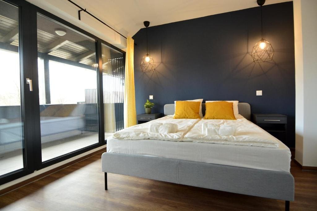 Apartment room - Image 1