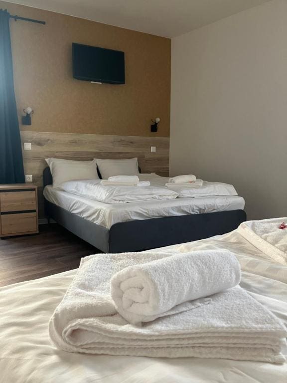 Superior Twin Room room - Image 2