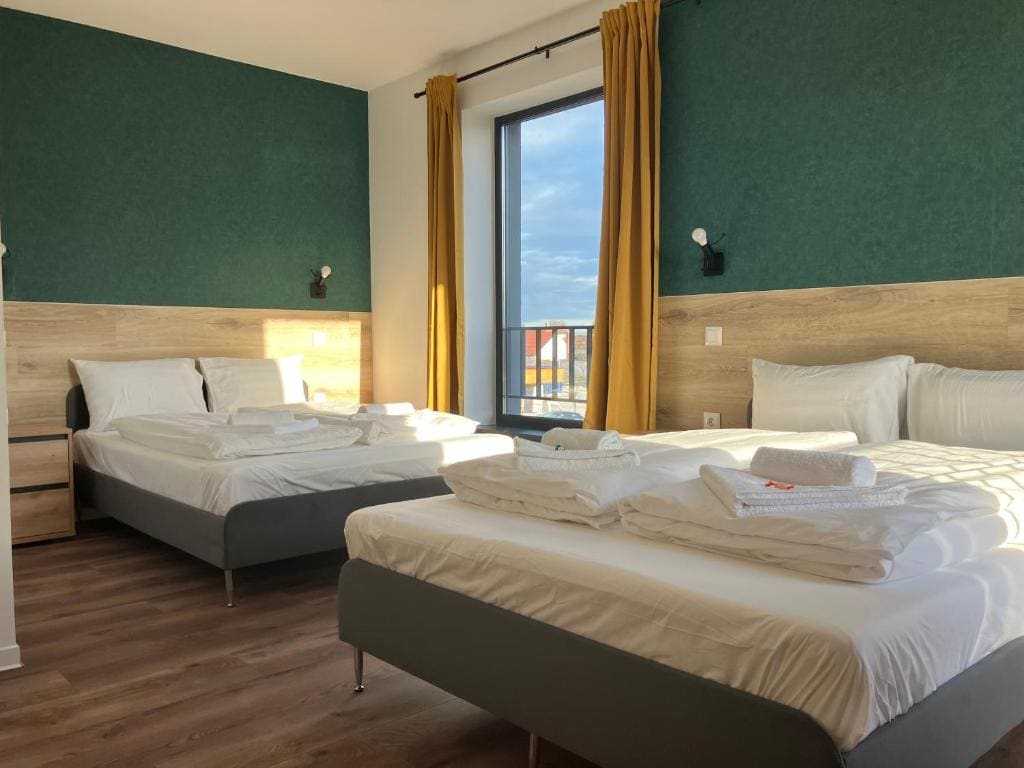 Superior Twin Room room - Image 3