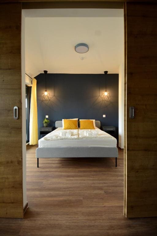Apartment room - Image 2