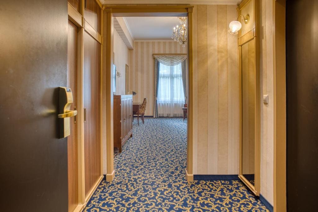 Deluxe Plus Twin Room with Wellness and Fitness Access room - Image 1
