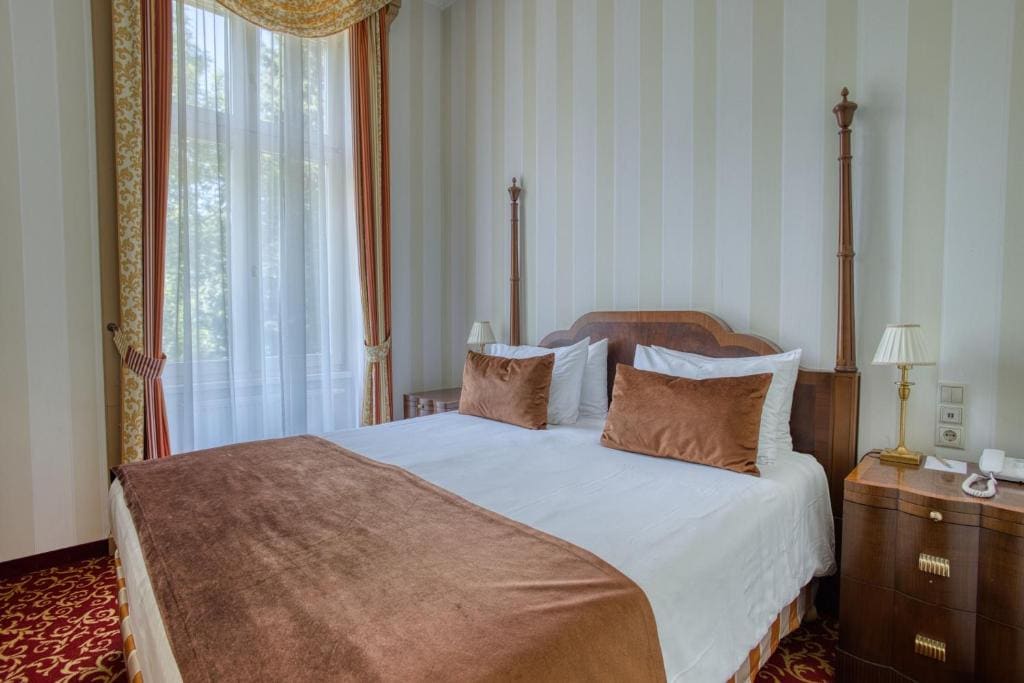 Deluxe Double Room with Wellness and Fitness Access room - Image 1