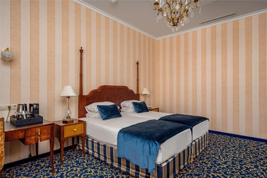 Suite with Wellness and Fitness Access room - Image 2
