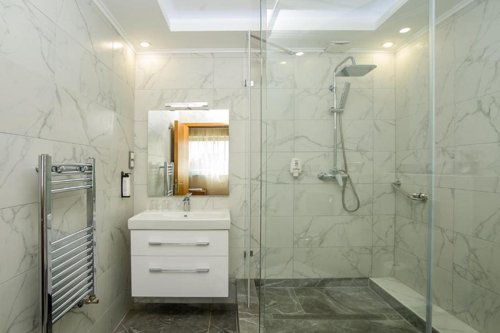 Superior Double Room with Extra Bed room - Image 2