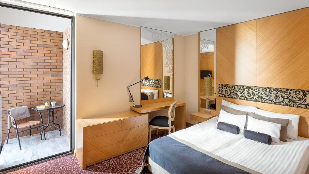 Superior Double Room with Extra Bed room - Image 1
