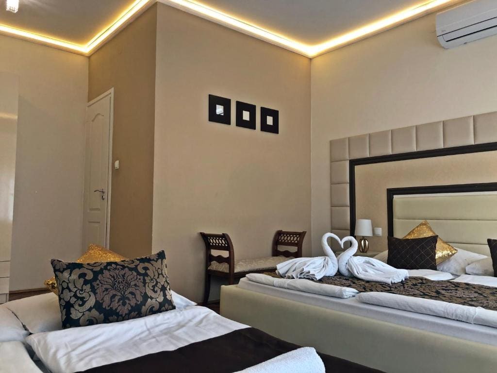 Standard Quadruple Room room - Image 3