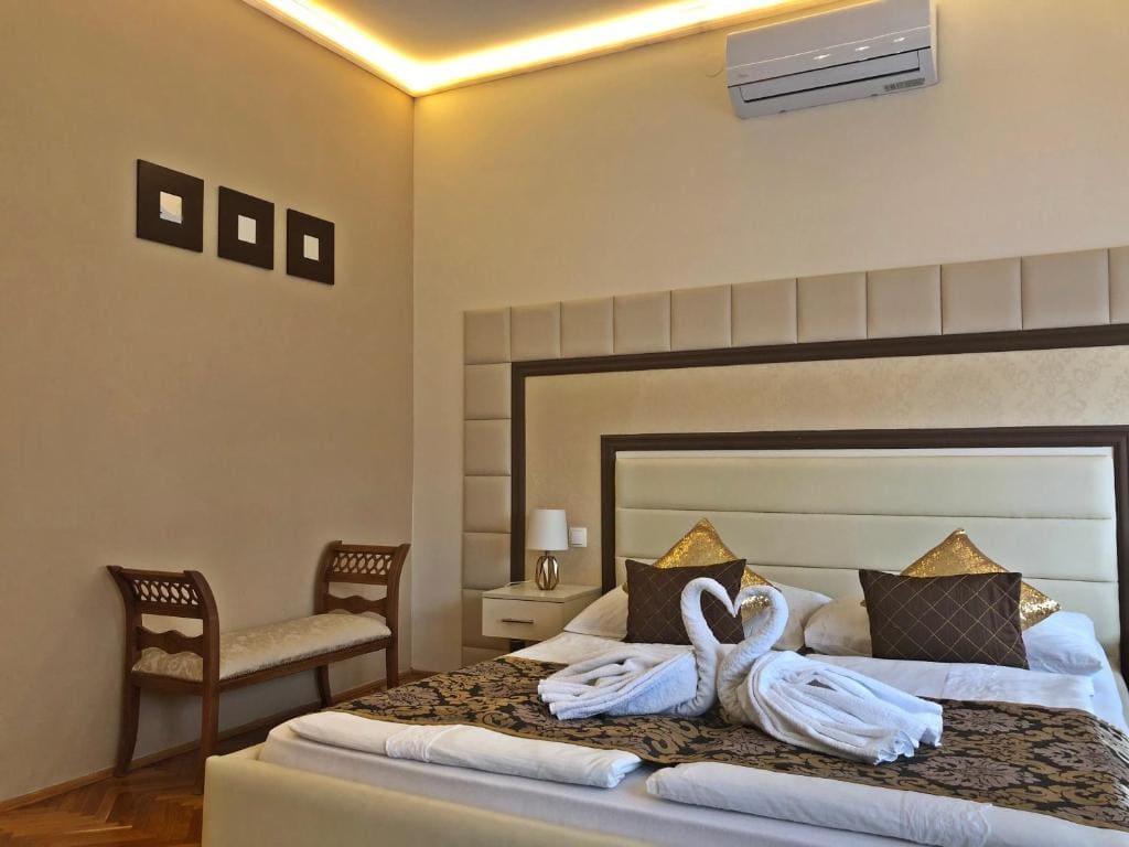 Standard Quadruple Room room - Image 2