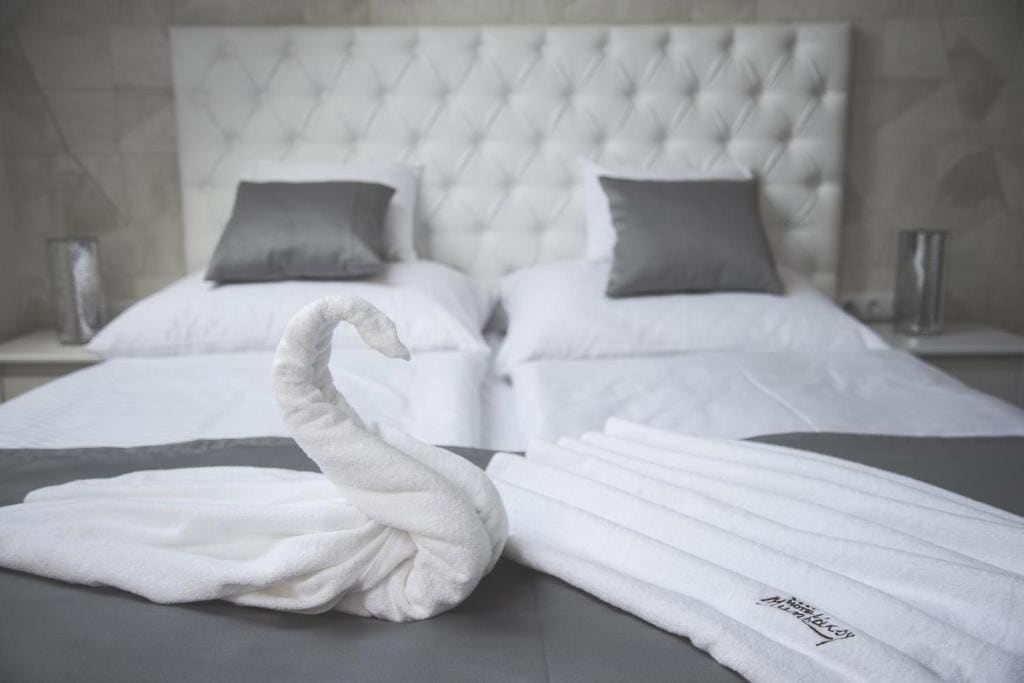 Deluxe Suite room - Image 3
