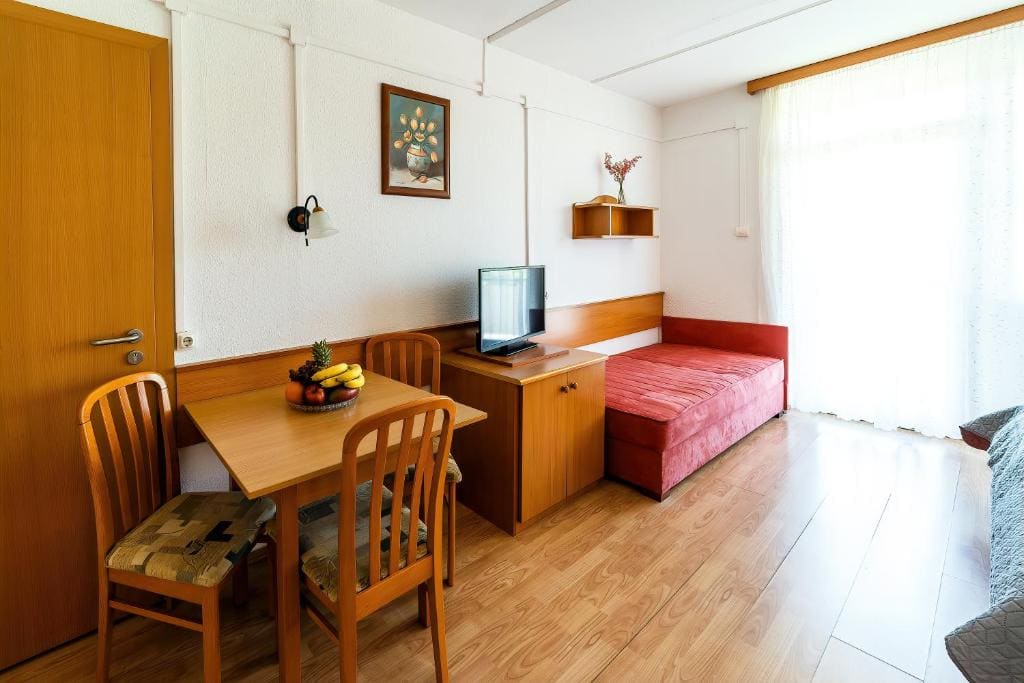 Standard Triple Room room - Image 2