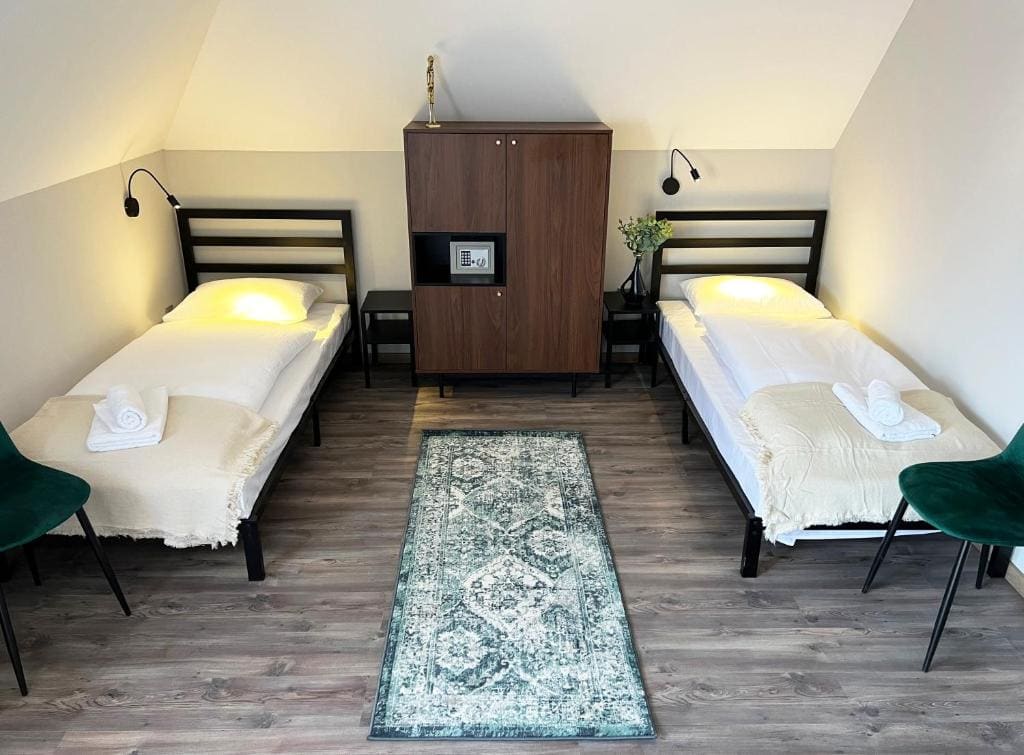 Double Room with Balcony room - Image 3