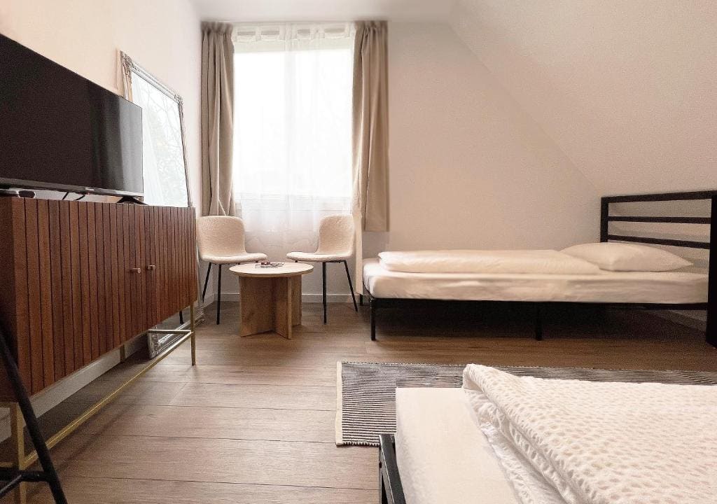 Economy Twin Room room - Image 2