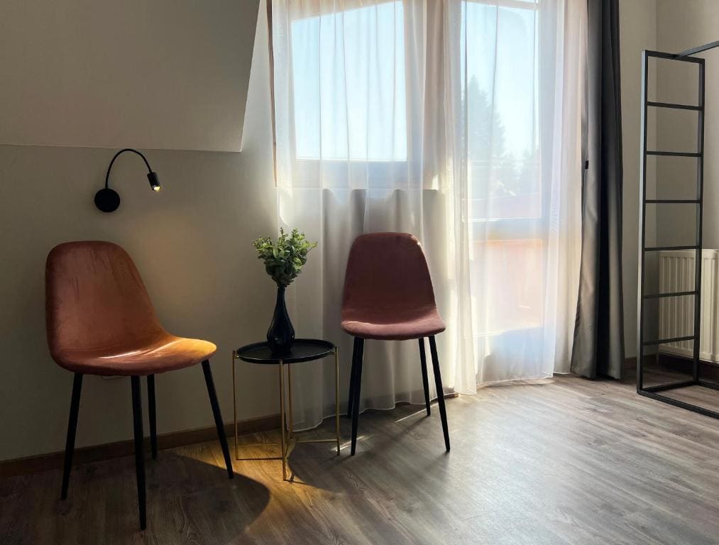 Queen Room with Balcony room - Image 2