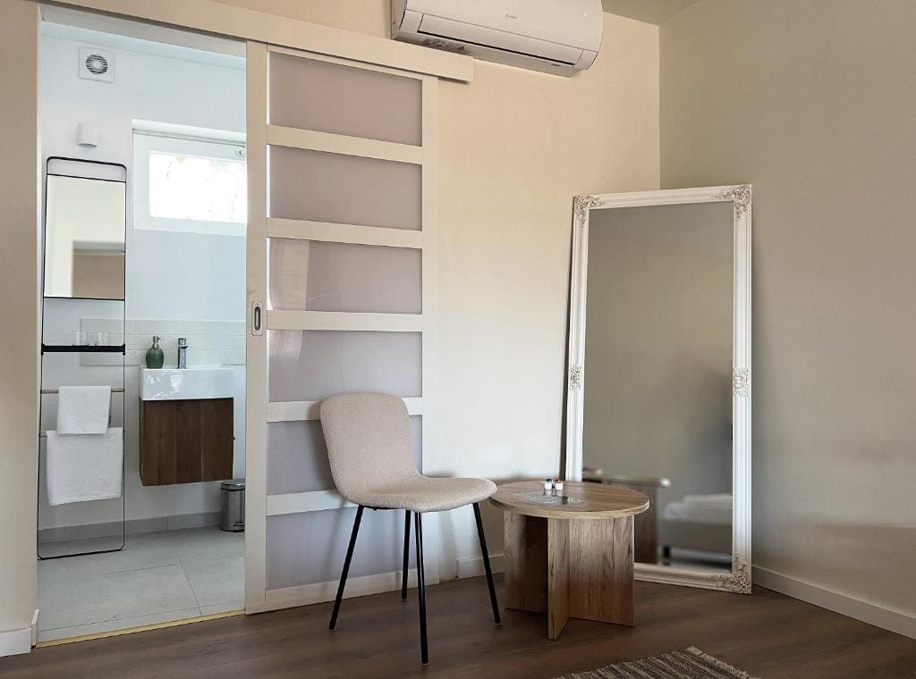 Standard Double Room room - Image 2