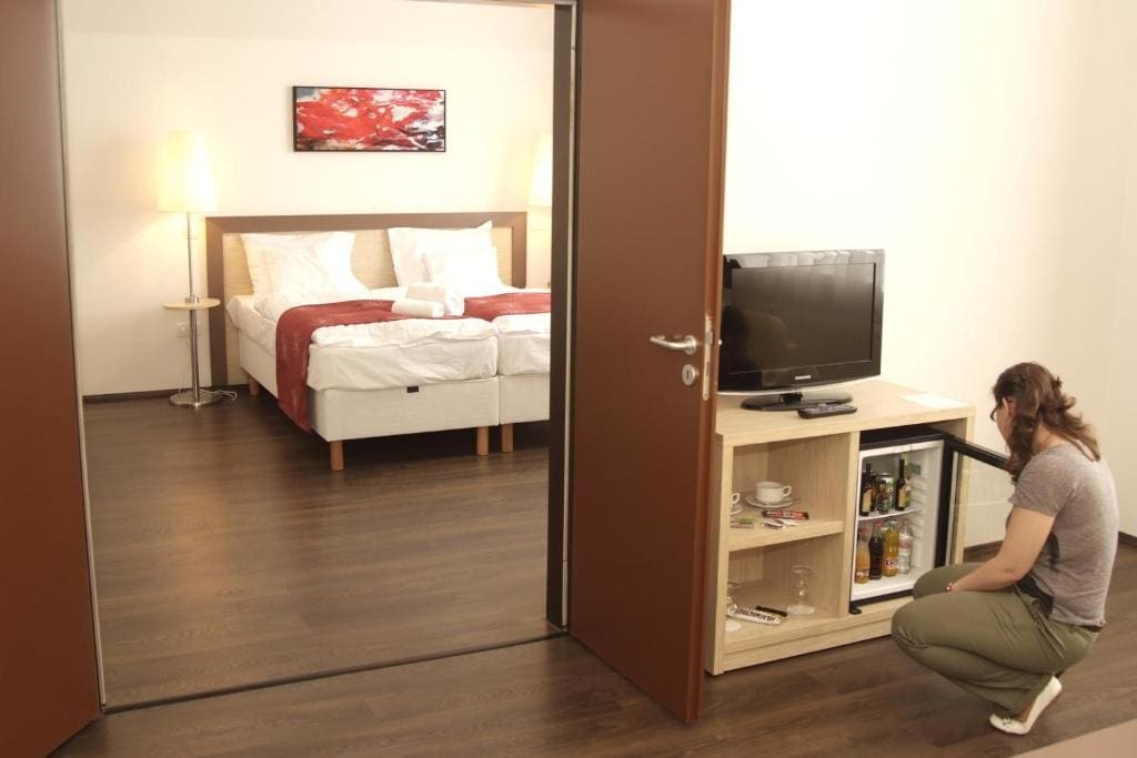 Apartment room - Image 1