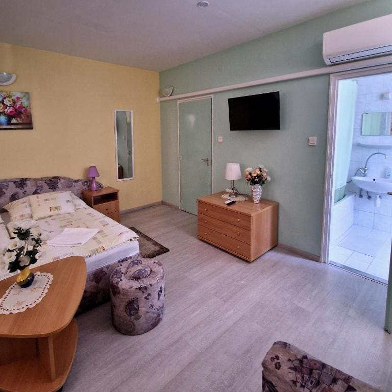 Quadruple Room room - Image 3