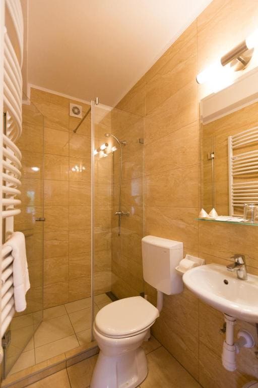 Double or Twin Room room - Image 2