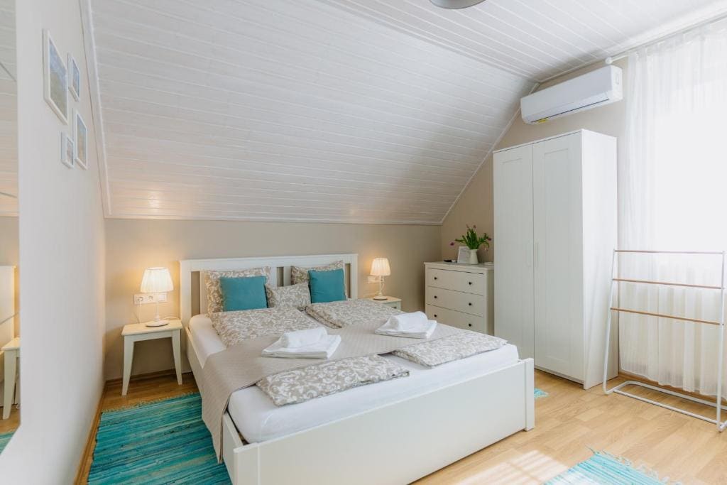 Standard Queen Room room - Image 1