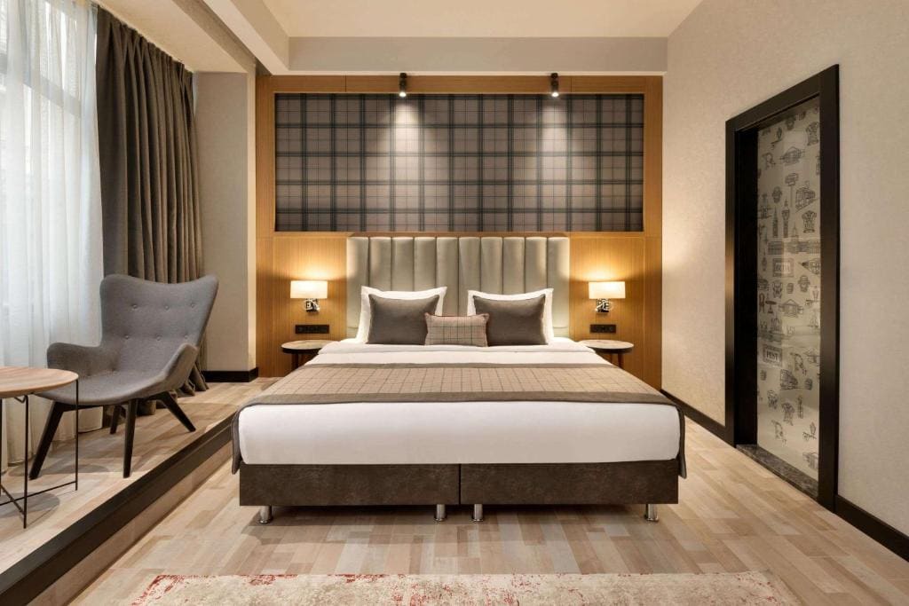 Deluxe King Room - Non-Smoking room - Image 1