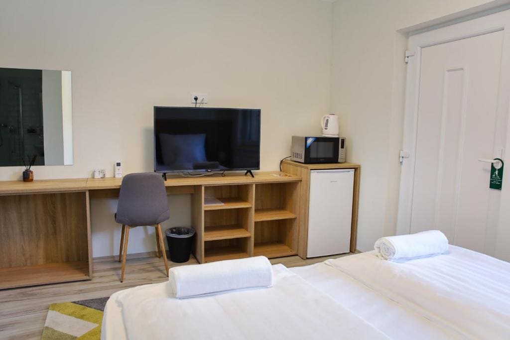 Double or Twin Room with Terrace room - Image 3
