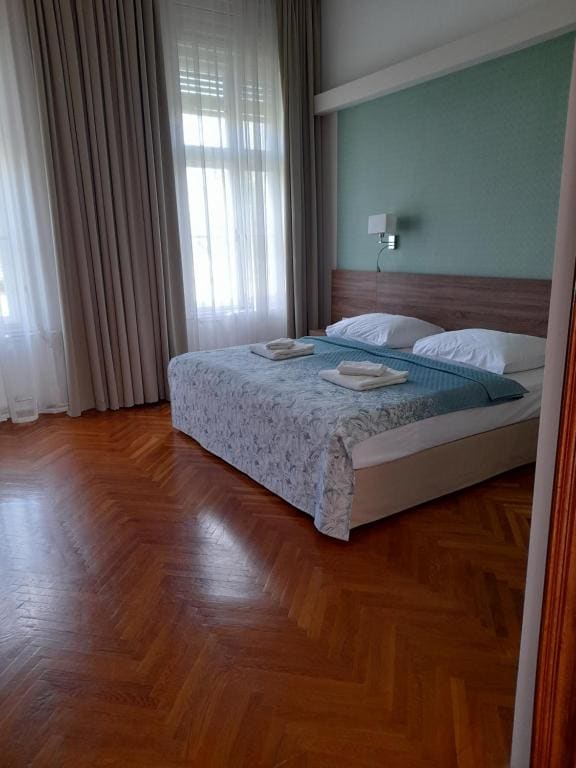 Double Room with Private Bathroom room - Image 3