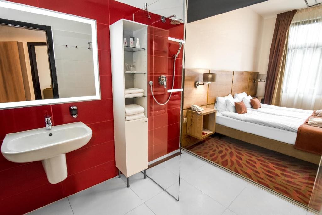 Junior Suite with Balcony room - Image 2