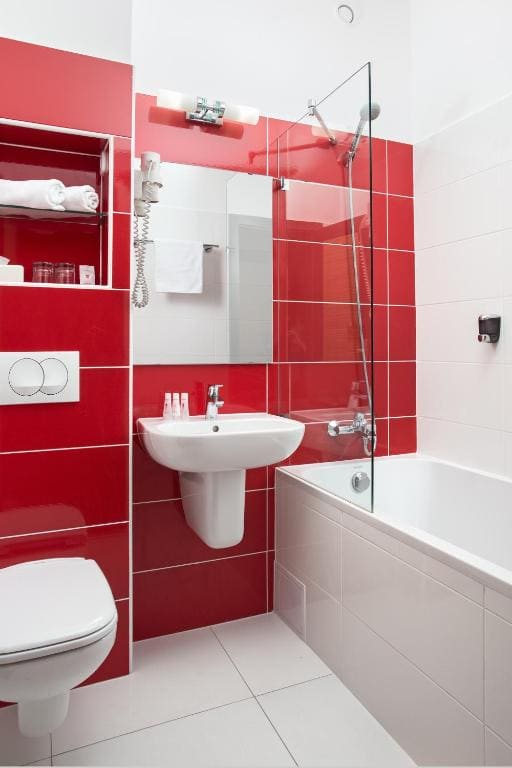 Standard Double or Twin Room with Balcony room - Image 3
