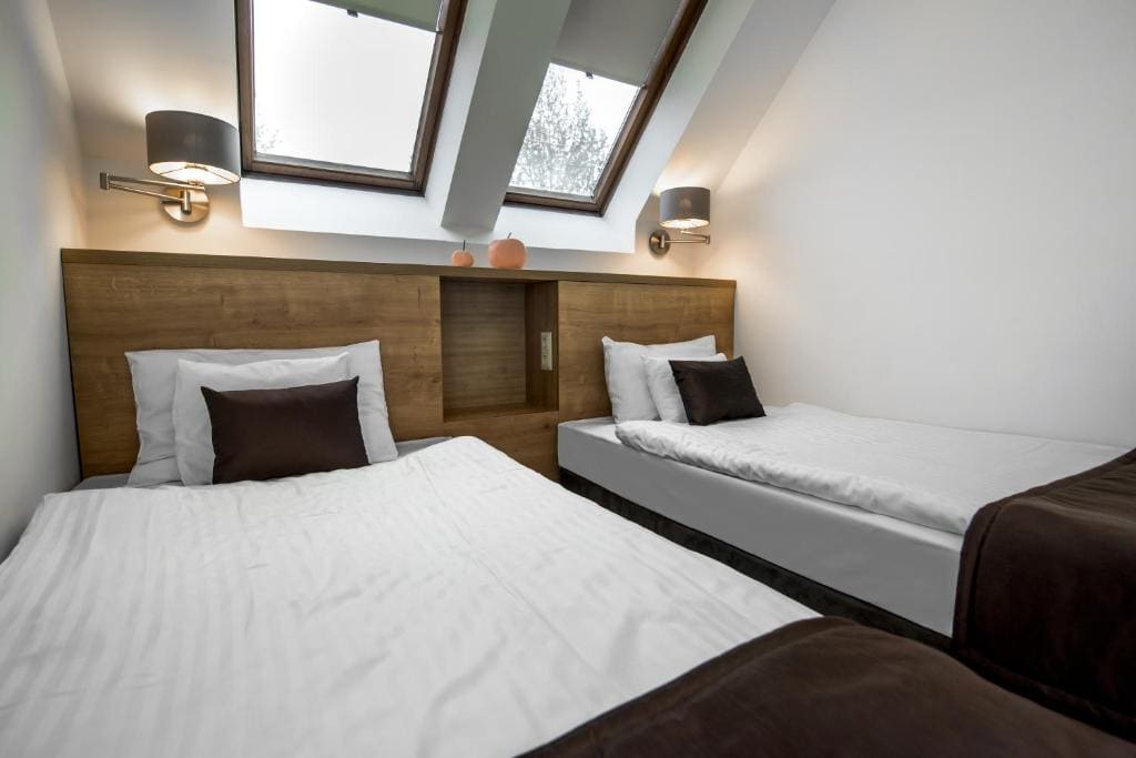Family Room with Garden View room - Image 3