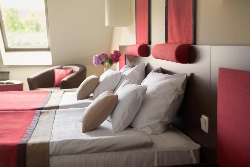 Standard Double or Twin Room room - Image 3