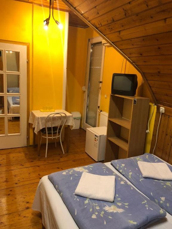 Triple Room with City View room - Image 2