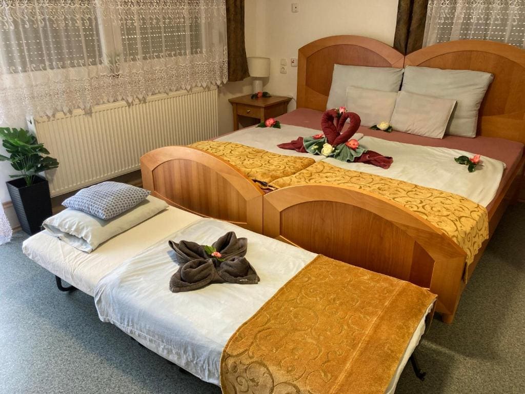 Double or Twin Room with Bathroom room - Image 3