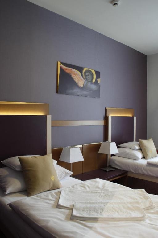 Standard Double or Twin Room room - Image 3
