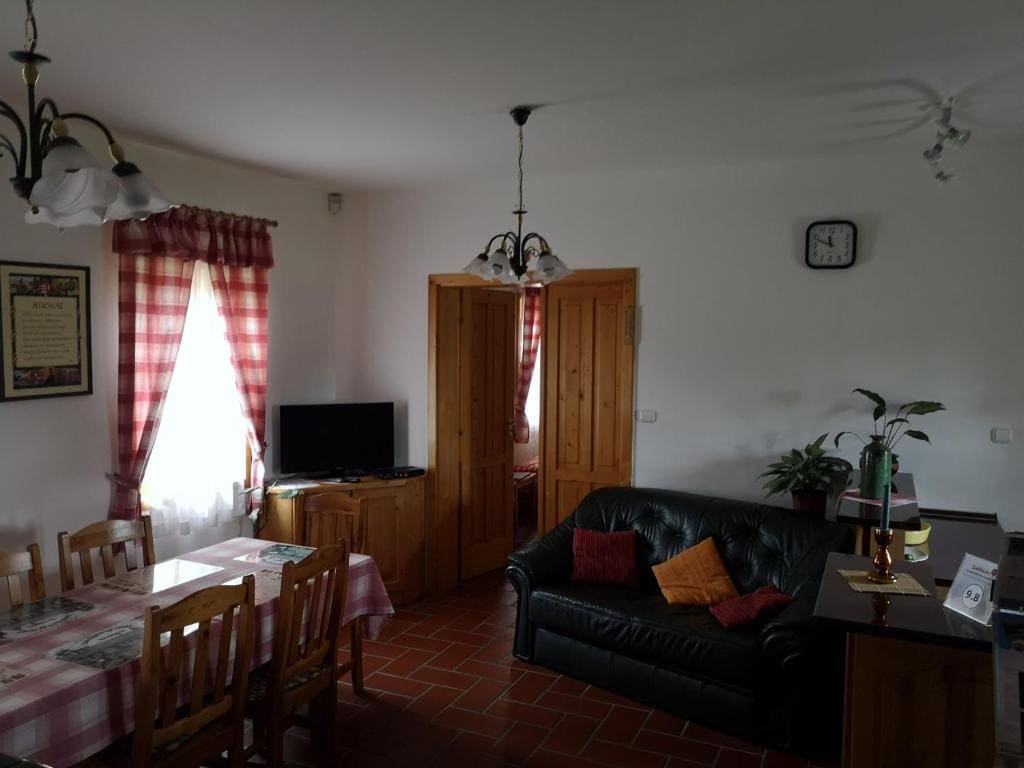 Special offer - Entire House room - Image 1