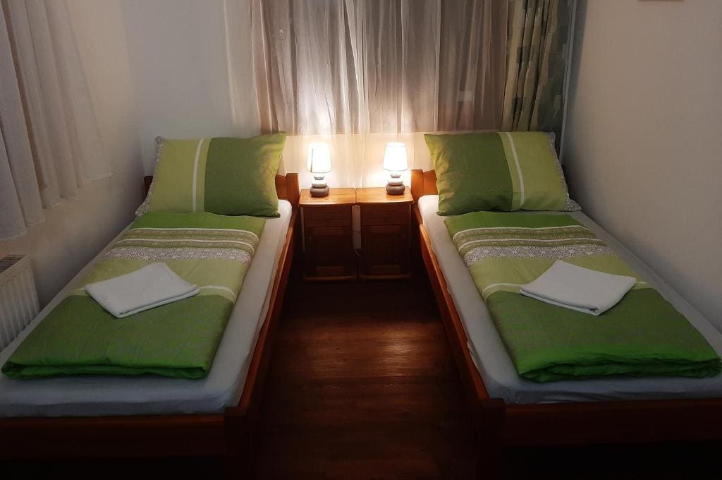Standard Twin Room room - Image 3