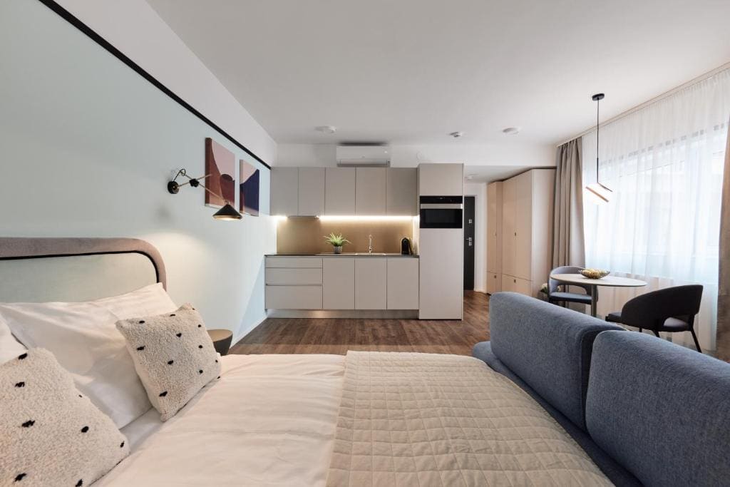 Suite room - Image 1