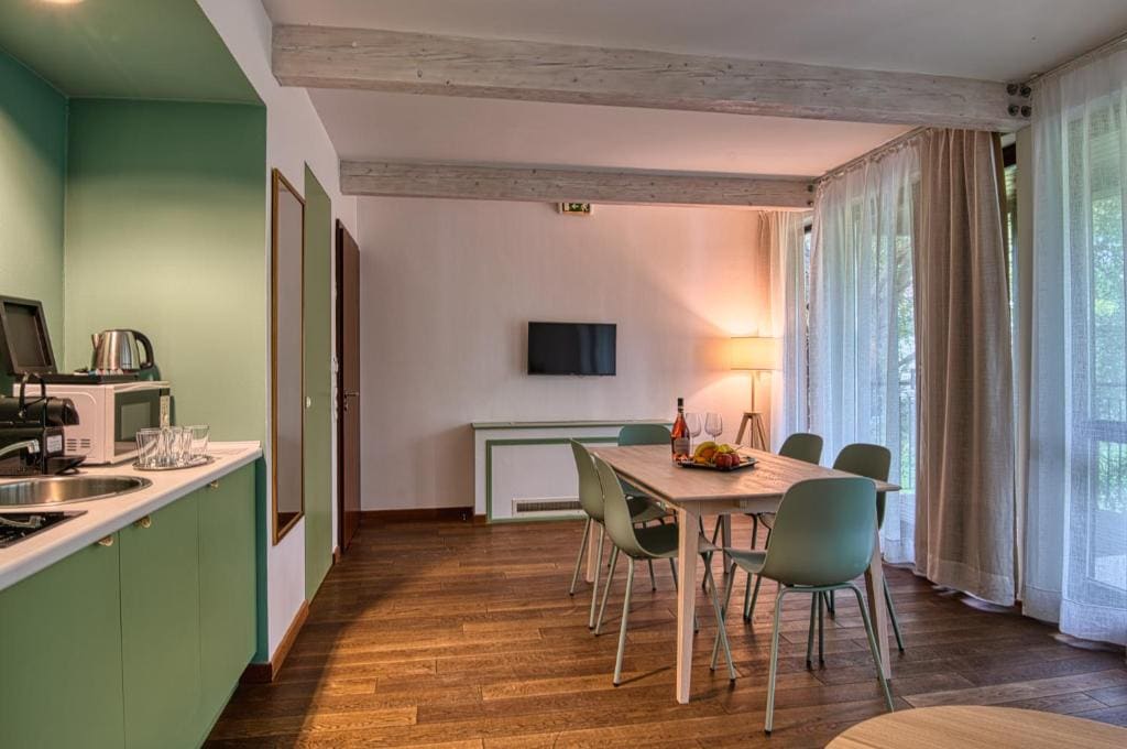 Suite with Lake View room - Image 2