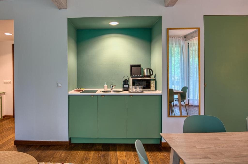 Suite with Lake View room - Image 3