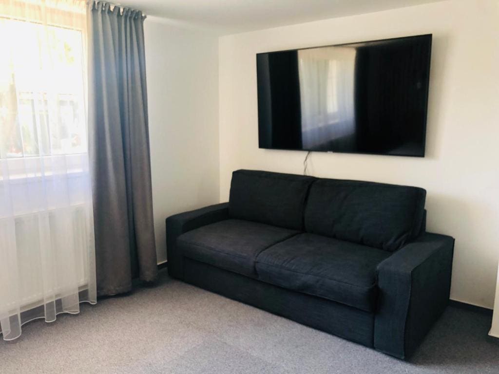 Family Room room - Image 3