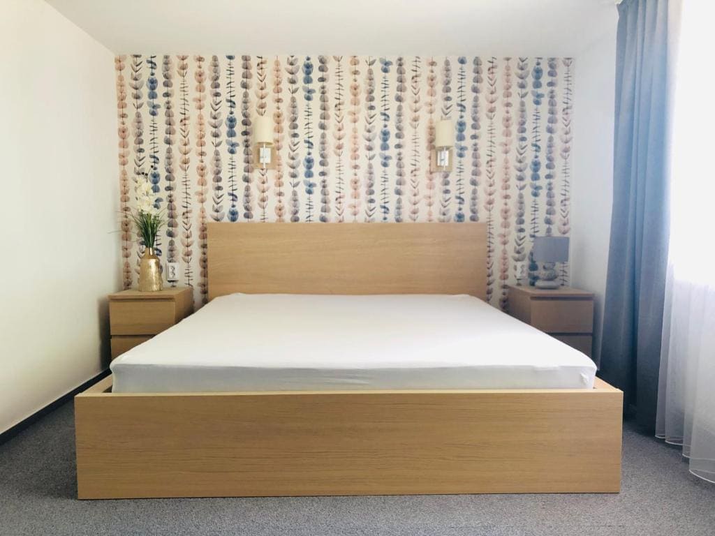 Family Room room - Image 1
