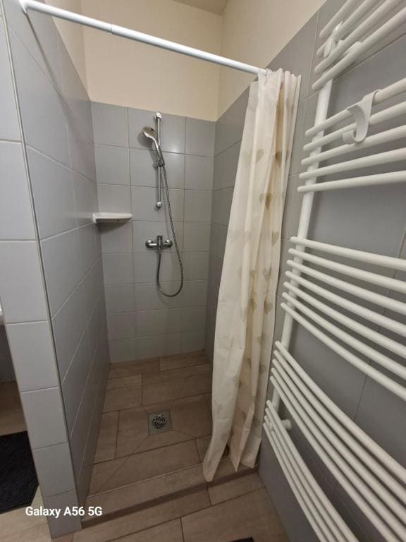 Apartment - Ground Floor room - Image 2