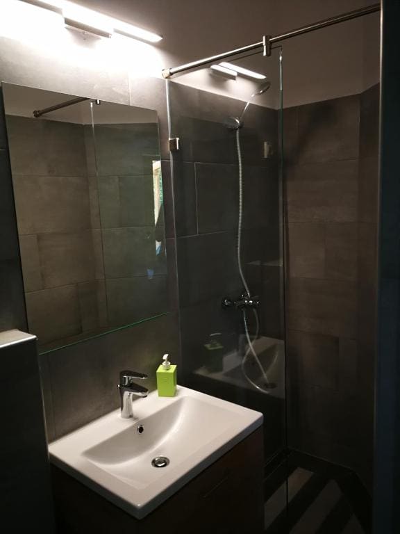 Standard Double or Twin Room room - Image 3