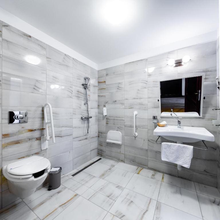 Standard Double or Twin Room room - Image 3