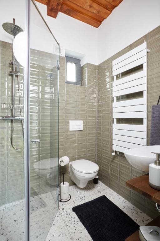 Double Room with Private Bathroom room - Image 3
