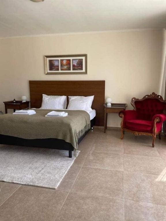 Double Room with Private Bathroom room - Image 1
